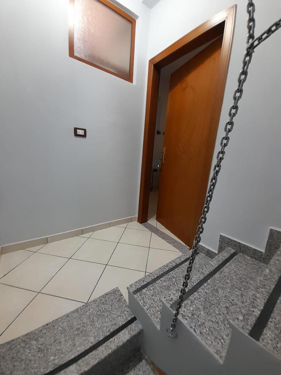 Aleksi&Eli Apartment Shkoder Bilik gambar